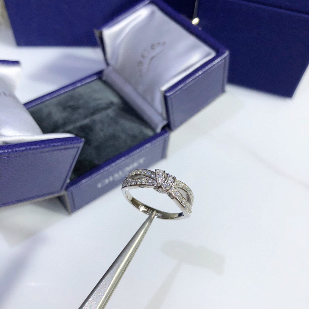 18K Diamond Ring