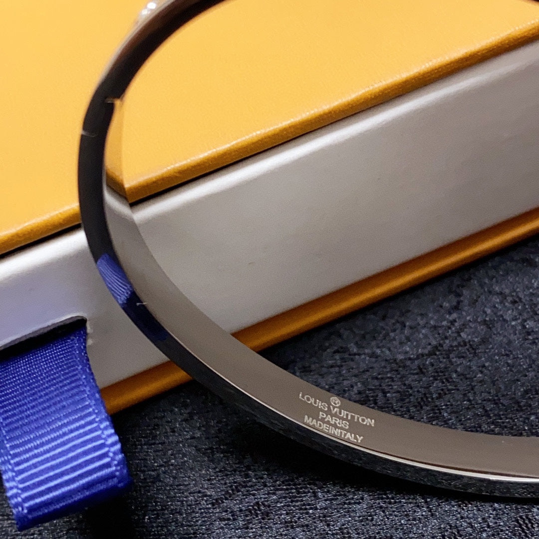 18K Louis Vuitton Diamonds Bracelet